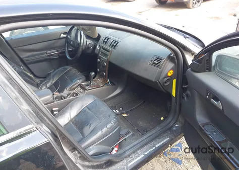 2005 Volvo S40 2.4I from USA, damaged, VIN YV1MS382X52085213